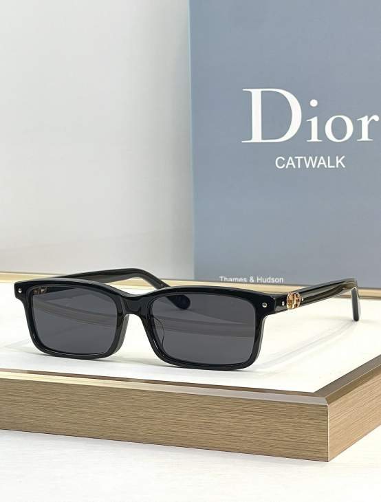 Picture of Dior Sunglasses _SKUfw76161307fw